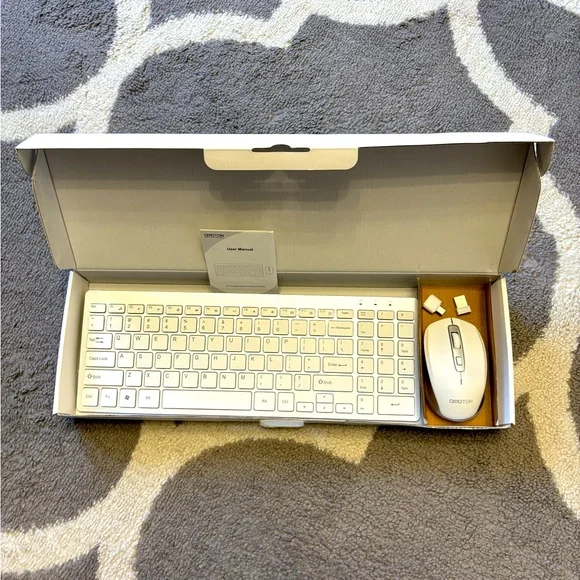 New In Box White Wireless Keyboard & Mouse - Picture 4 of 6